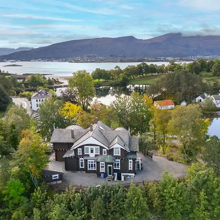 Jervell 4 Historical Alojamento de Acomodação e Pequeno-almoço Ålesund